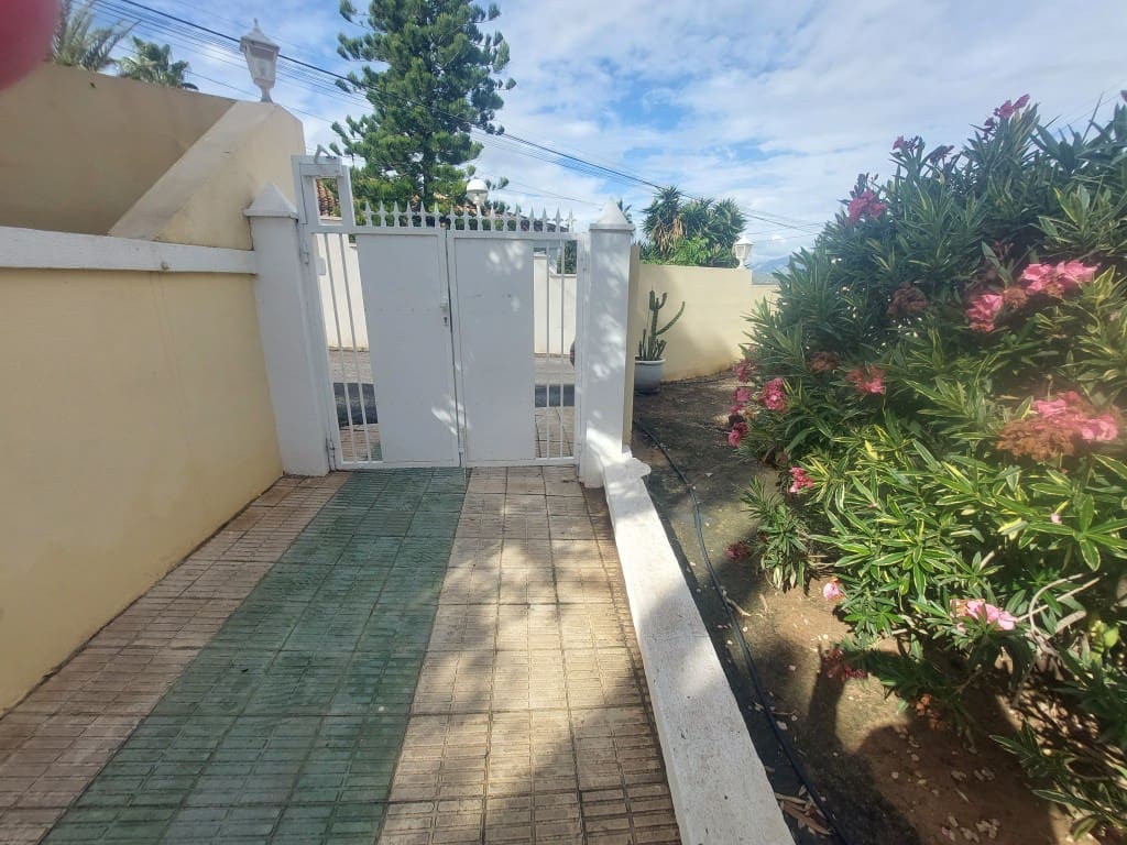 2 slaapkamer Bungalow te koop in Albir met zwembad garage - € 269.000 (Ref: 9635256)