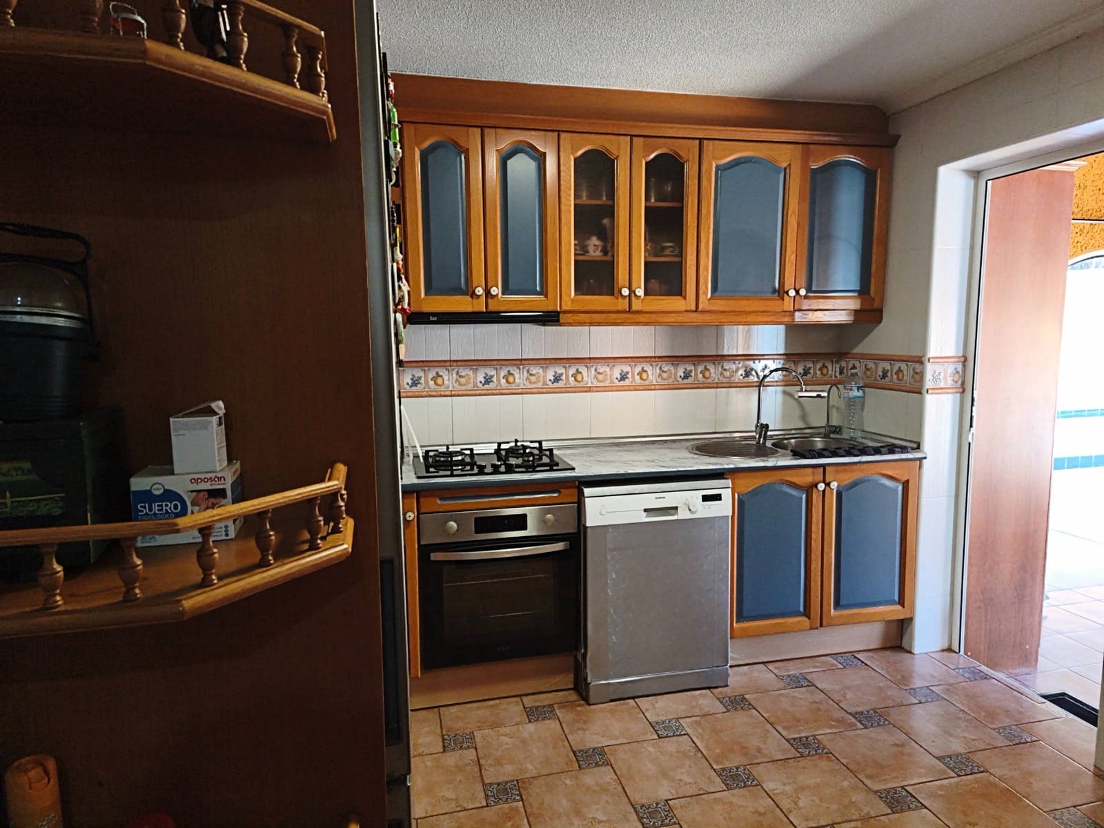 Chalet de 2 habitaciones en Torrevieja en venta con piscina - 450.000 € (Ref: 9635260)