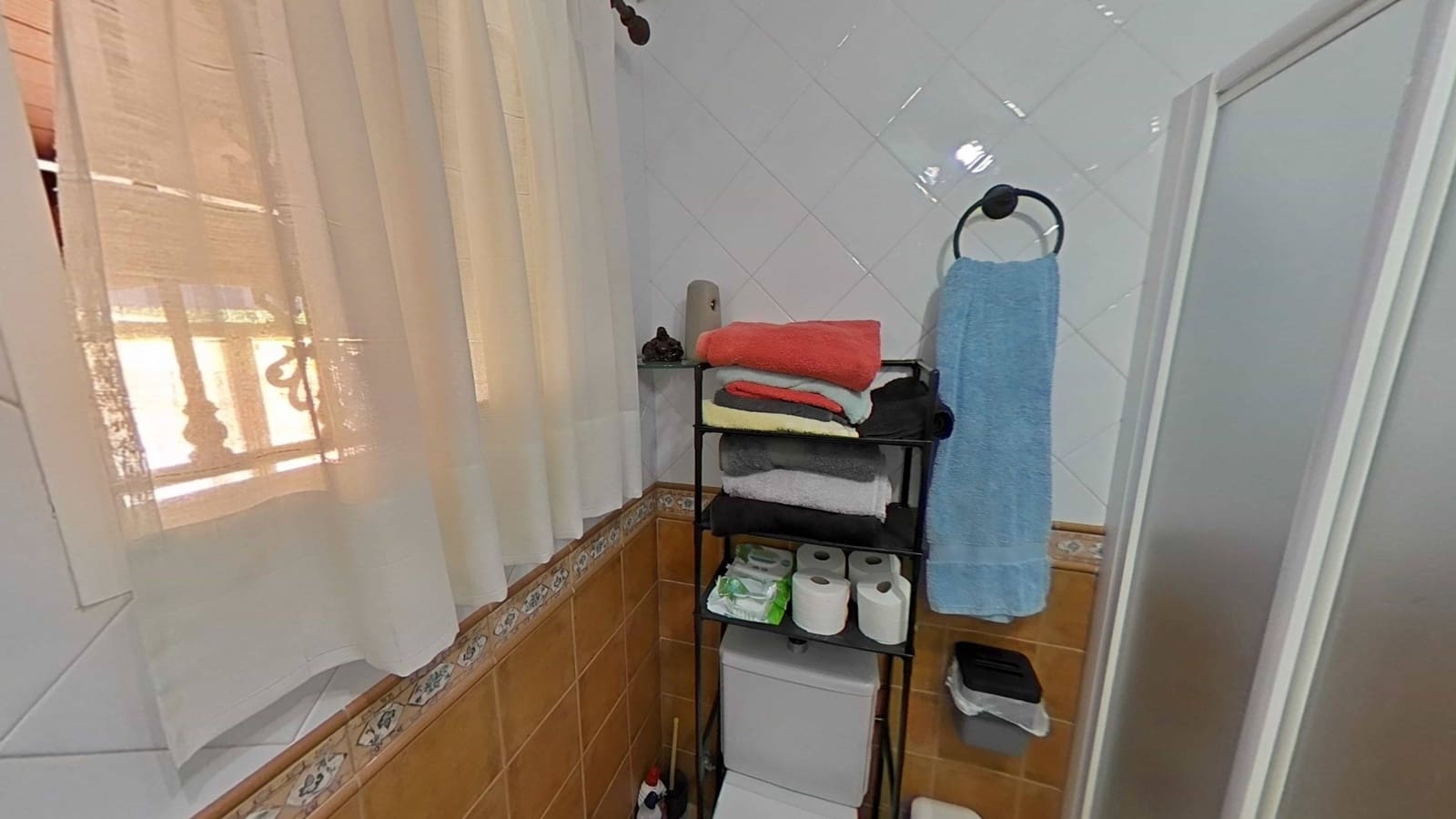 4 makuuhuone Huvila myytävänä paikassa Torrevieja mukana uima-altaan - 450 000 € (Ref: 9635260)