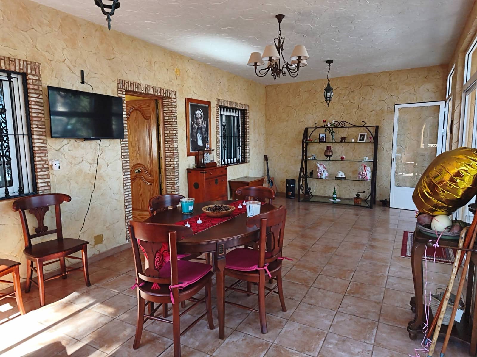 4 makuuhuone Huvila myytävänä paikassa Torrevieja mukana uima-altaan - 450 000 € (Ref: 9635260)