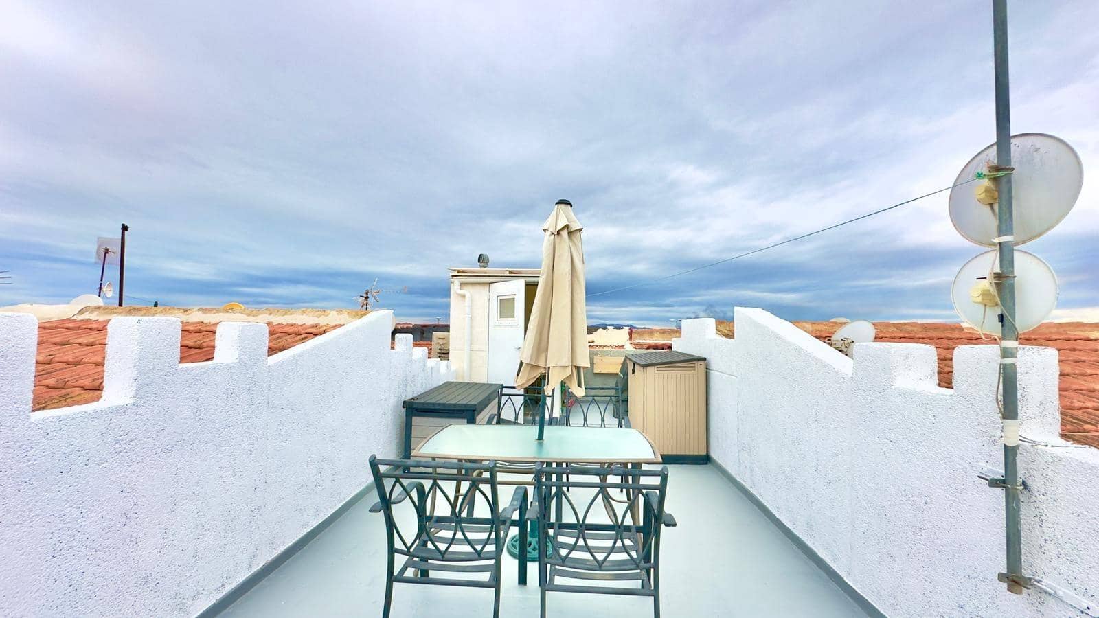 2 soveværelse Byhus til salg i Torrevieja med swimmingpool - € 134.900 (Ref: 9635266)