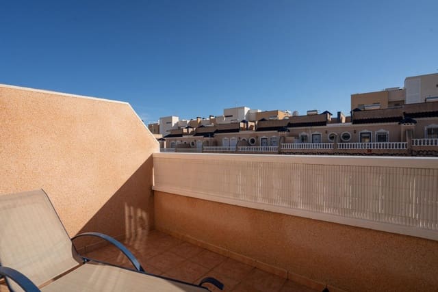 2 makuuhuone Omakotitalo myytävänä paikassa Orihuela Costa, Orihuela mukana uima-altaan - 214 900 € (Ref: 9635275)