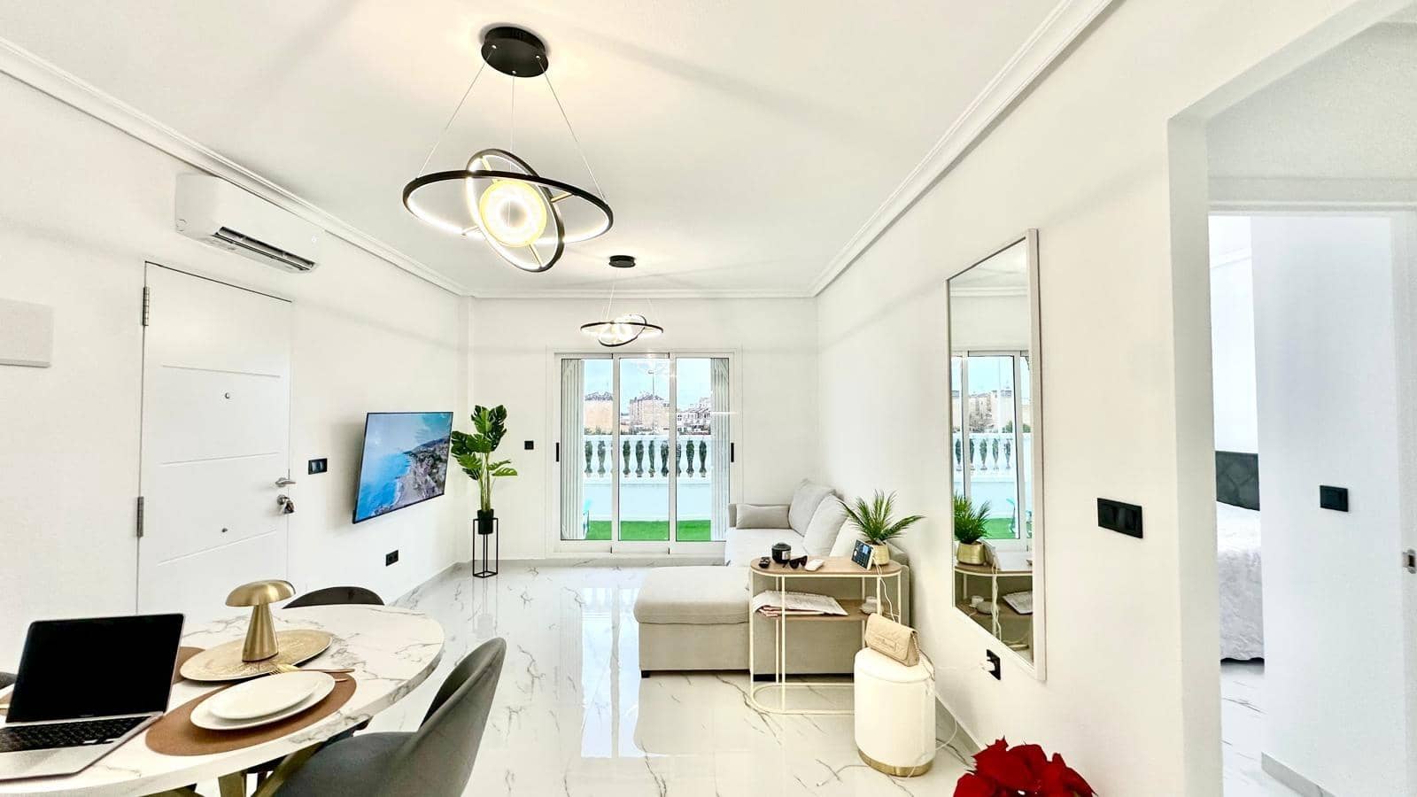 1 makuuhuone Bungalow myytävänä paikassa Orihuela Costa mukana uima-altaan - 162 000 € (Ref: 9635322)