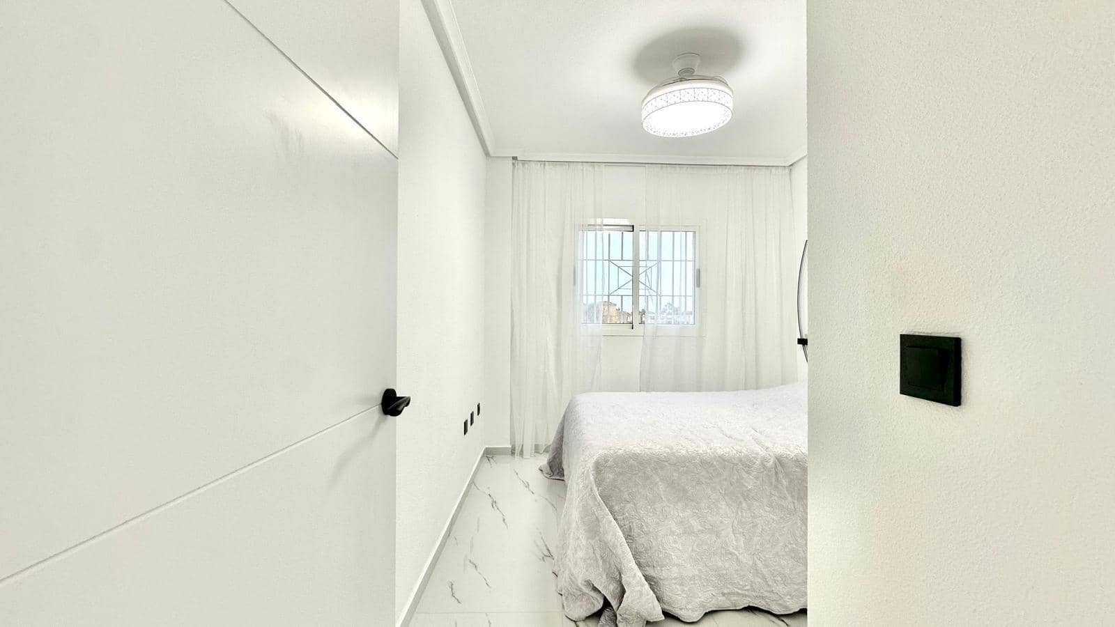 1 makuuhuone Bungalow myytävänä paikassa Orihuela Costa mukana uima-altaan - 162 000 € (Ref: 9635322)