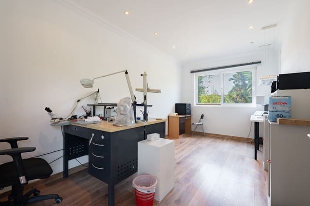 Commercial for sale in Javea / Xàbia with garage - € 810,000 (Ref: 9637736)