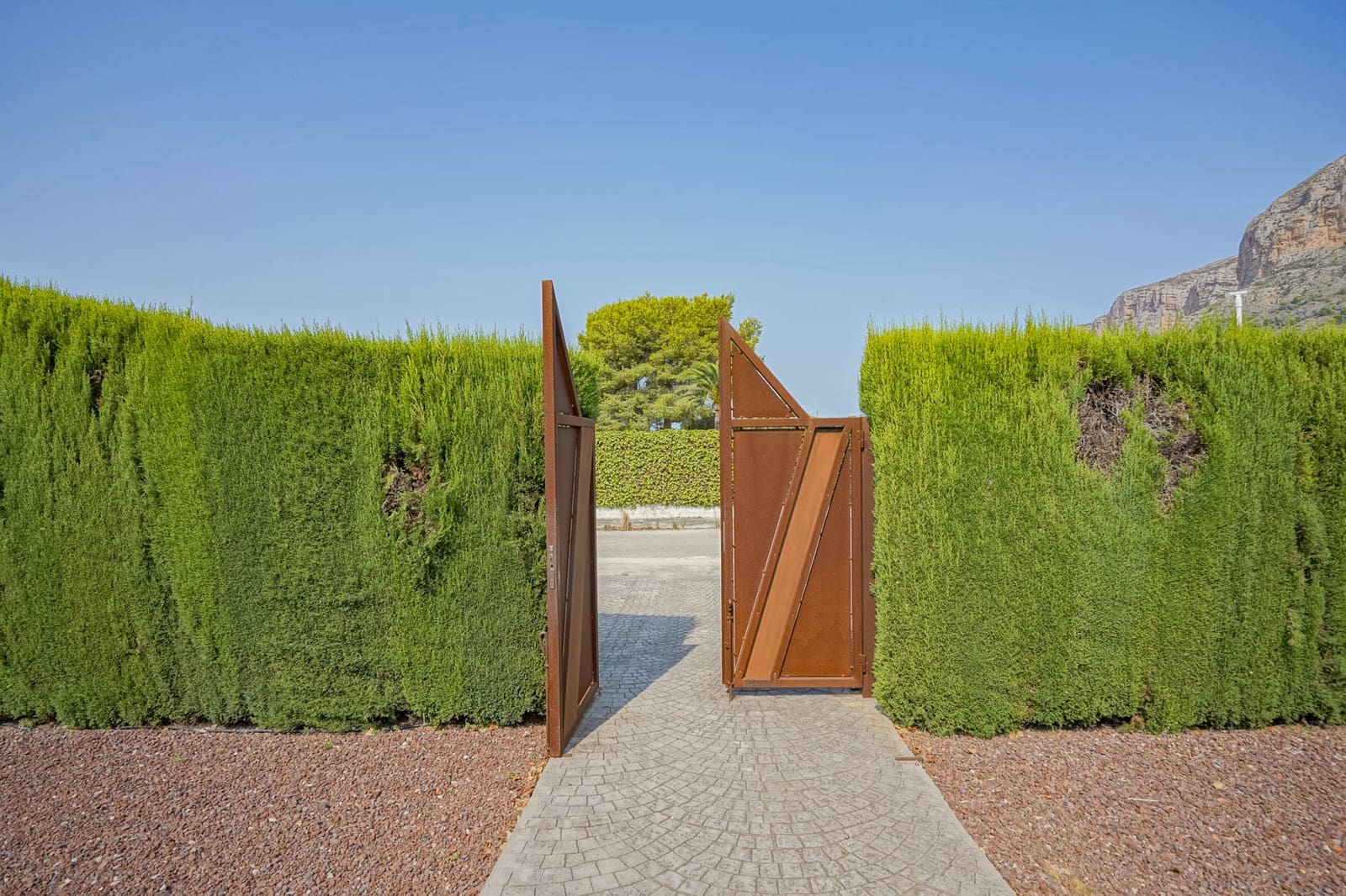 Chalet de 4 habitaciones en Javea / Xàbia en venta con garaje - 810.000 € (Ref: 9637737)