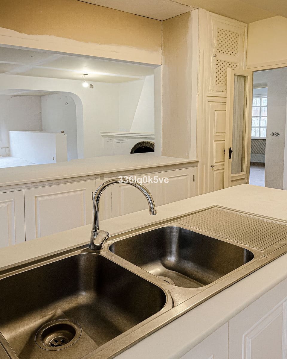 5 sovrum Villa till salu i Benahavis med pool - 880 000 € (Ref: 9638003)