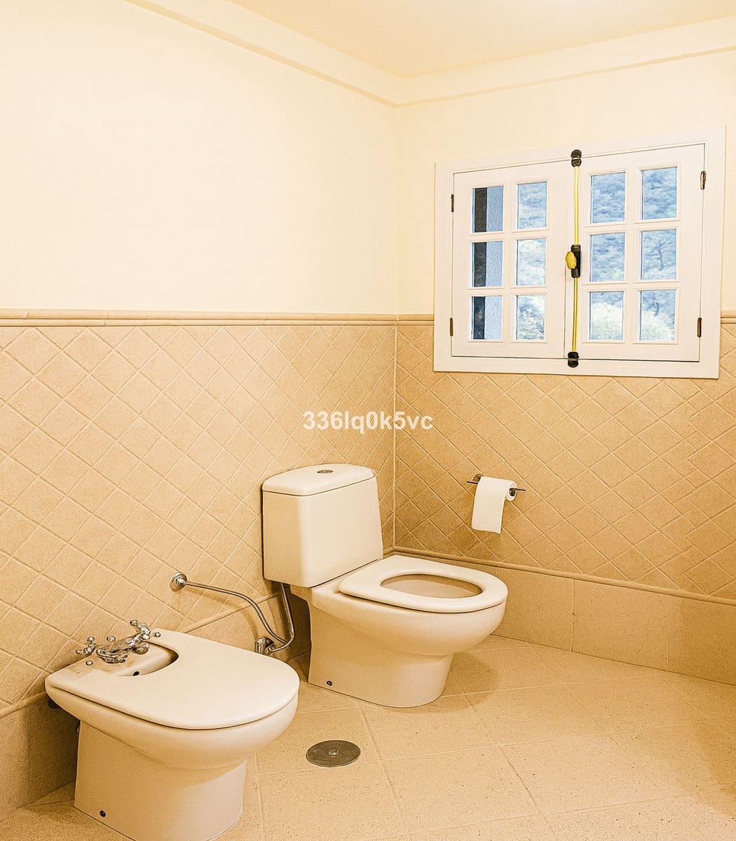 5 sovrum Villa till salu i Benahavis med pool - 880 000 € (Ref: 9638003)