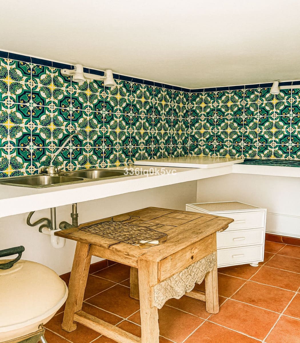 5 sovrum Villa till salu i Benahavis med pool - 880 000 € (Ref: 9638003)