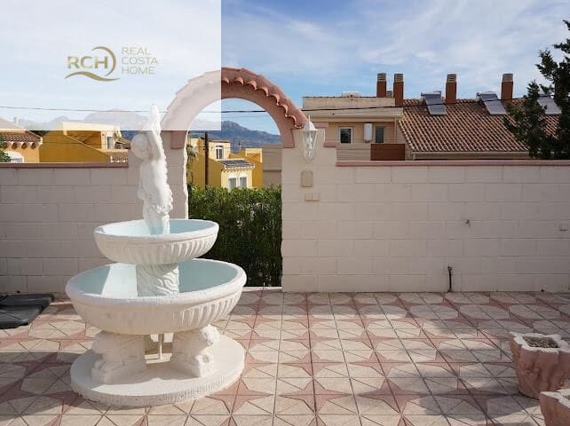 6 slaapkamer Villa te koop in La Nucia met zwembad - € 1.200.000 (Ref: 9638889)