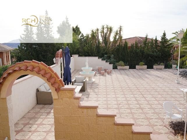 6 slaapkamer Villa te koop in La Nucia met zwembad - € 1.200.000 (Ref: 9638889)