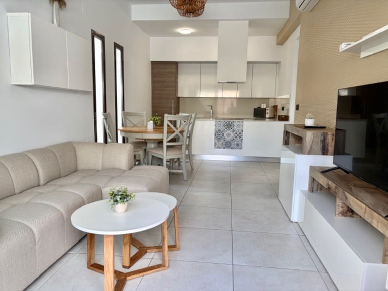 3 bedroom Villa for sale in Cabo Roig with garage - € 359,000 (Ref: 9639308)