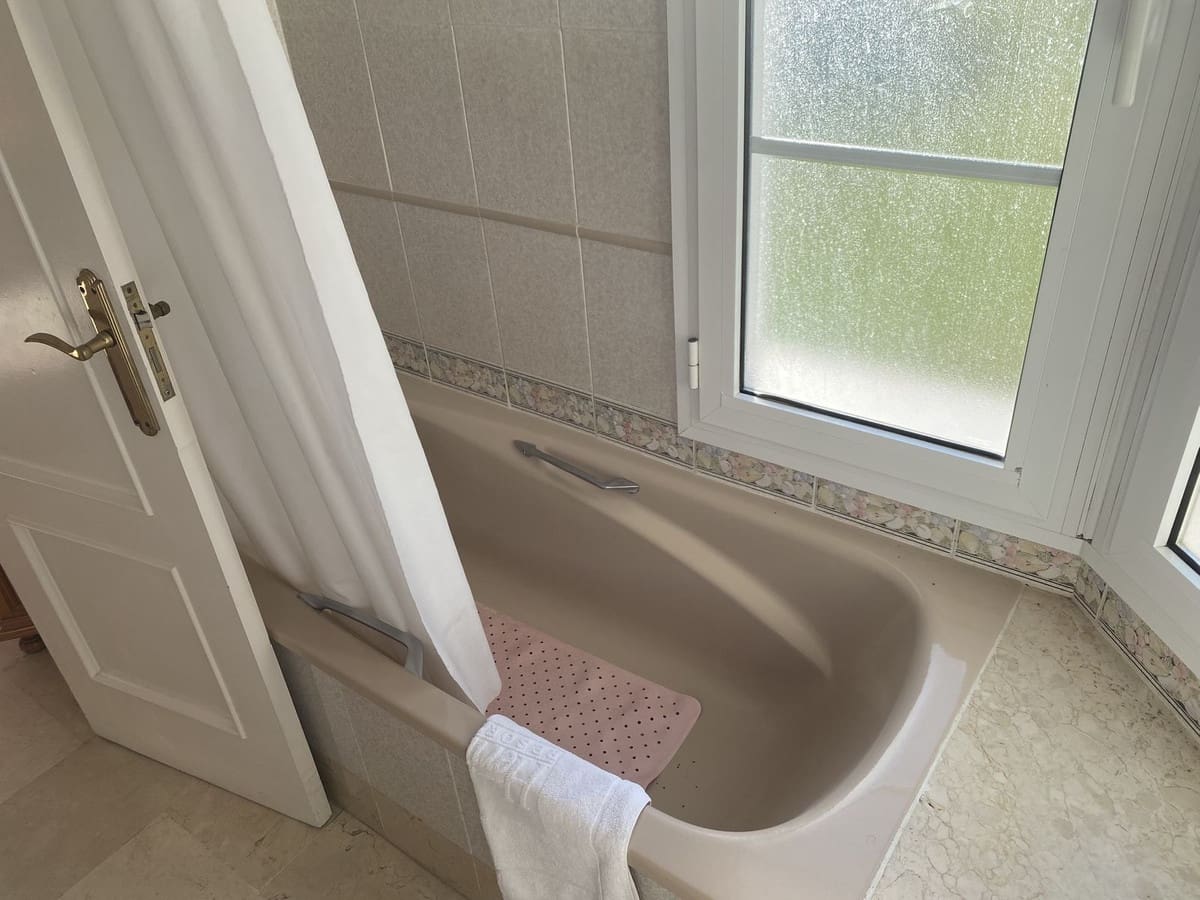 3 bedroom Apartment for sale in Mijas with pool - € 375,000 (Ref: 9639433)