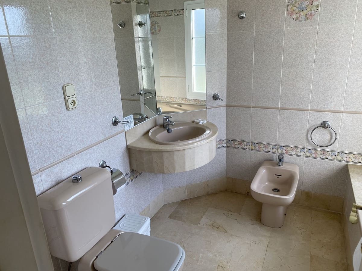 3 bedroom Apartment for sale in Mijas with pool - € 375,000 (Ref: 9639434)