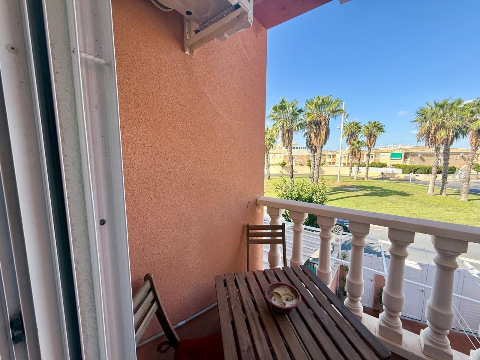 3 quarto Casa em Banda para venda em Torrevieja com piscina - 215 000 € (Ref: 9642833)