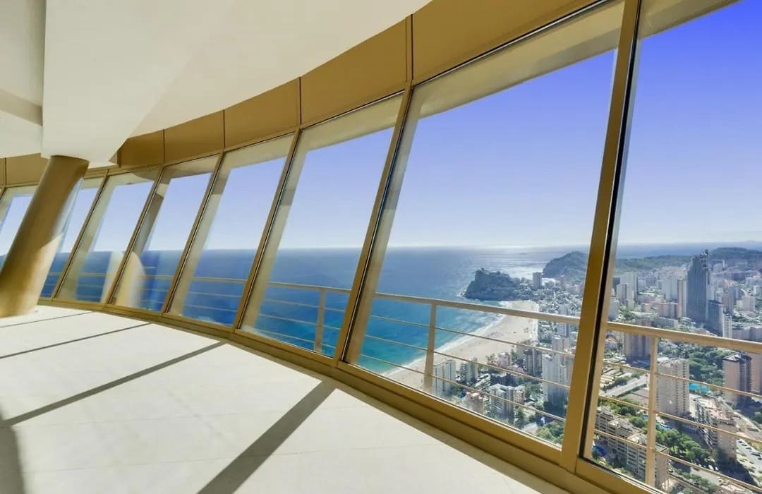 2 quarto Apartamento para venda em Benidorm com garagem - 650 000 € (Ref: 9643558)