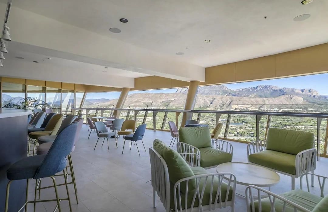 2 quarto Apartamento para venda em Benidorm com garagem - 650 000 € (Ref: 9643558)