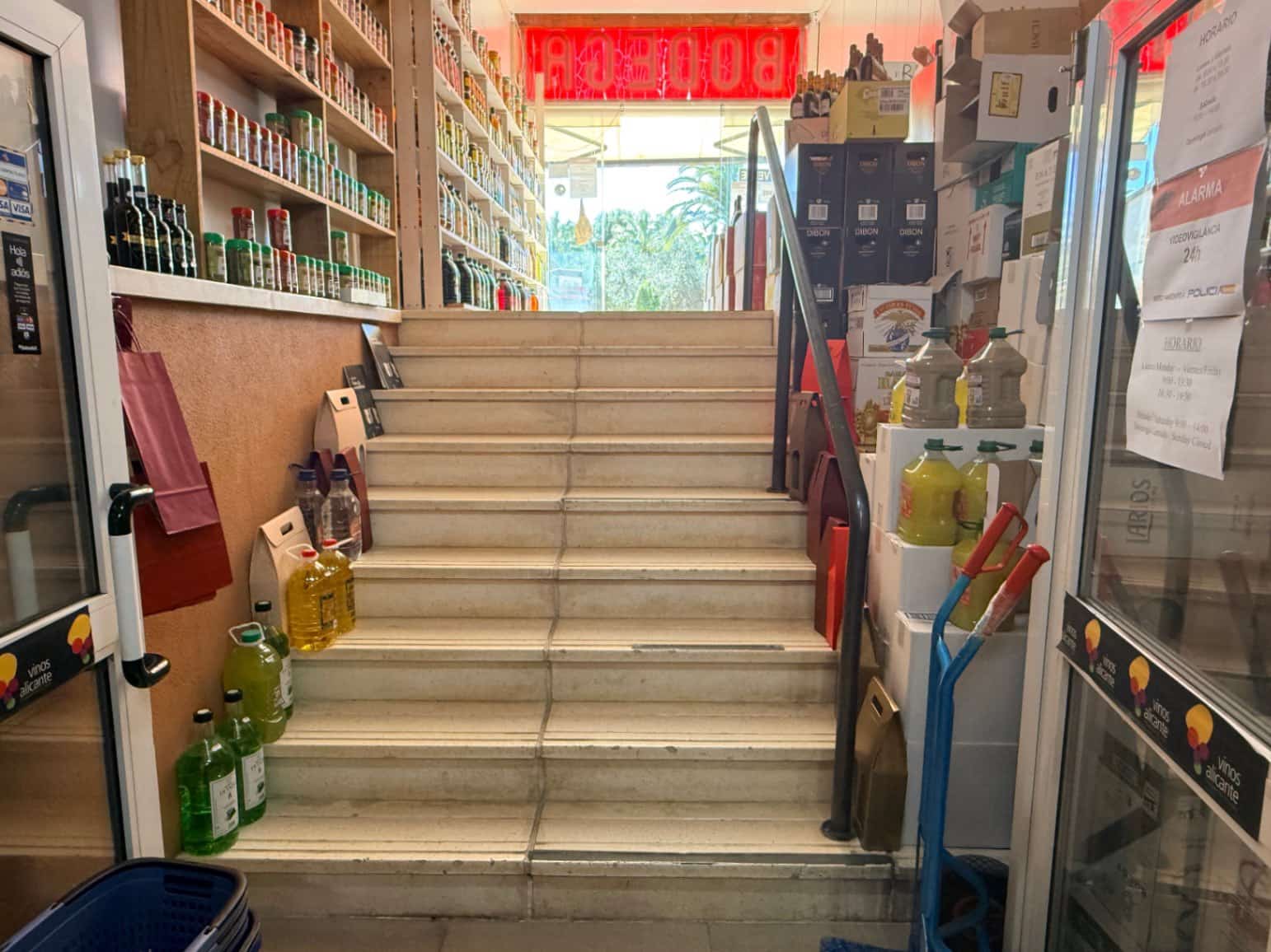 Commercial for sale in Moraira - € 220,000 (Ref: 9644691)