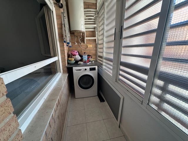 2 Zimmer Apartment zu verkaufen in Torrevieja mit Pool - 124.900 € (Ref: 9645465)