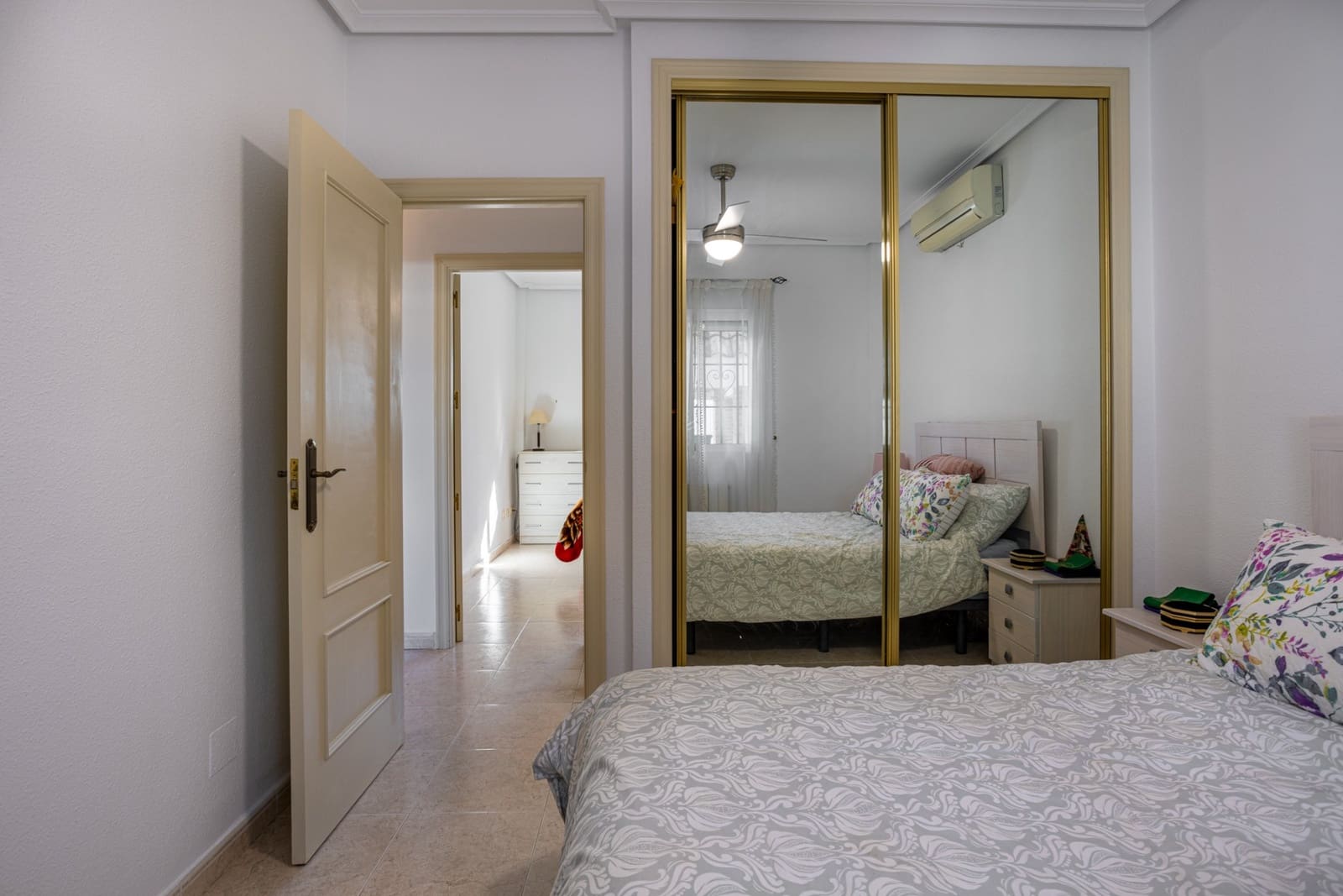 3 bedroom Villa for sale in Bigastro with garage - € 295,000 (Ref: 9647921)