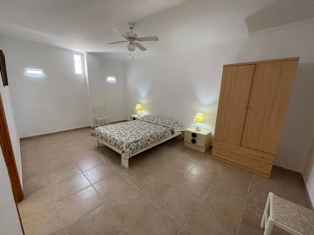 Chalet de 4 habitaciones en Daya Nueva en venta con piscina - 405.000 € (Ref: 9647923)