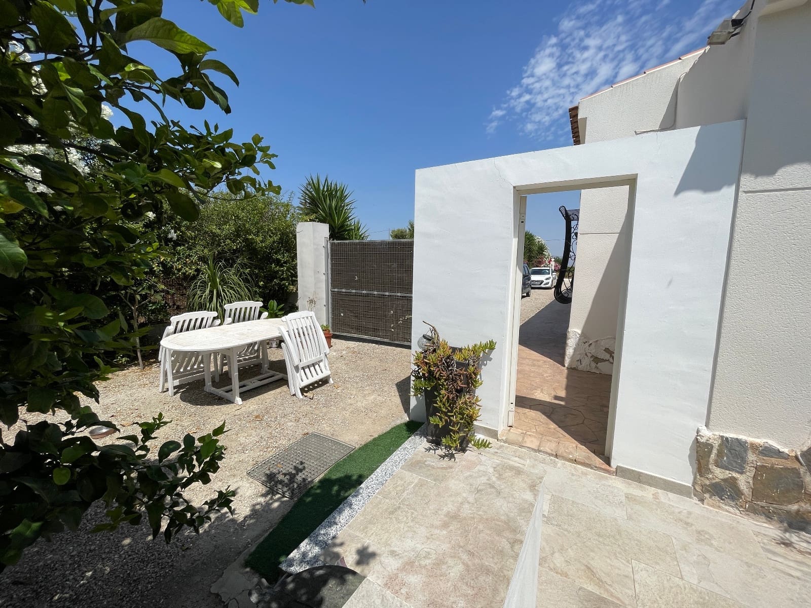 Chalet de 4 habitaciones en Daya Nueva en venta con piscina - 405.000 € (Ref: 9647923)