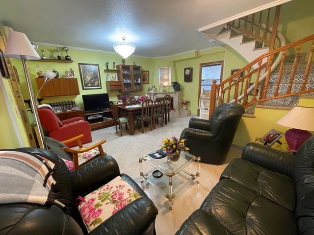 Casa de 5 habitaciones en Guardamar del Segura en venta - 435.000 € (Ref: 9647926)