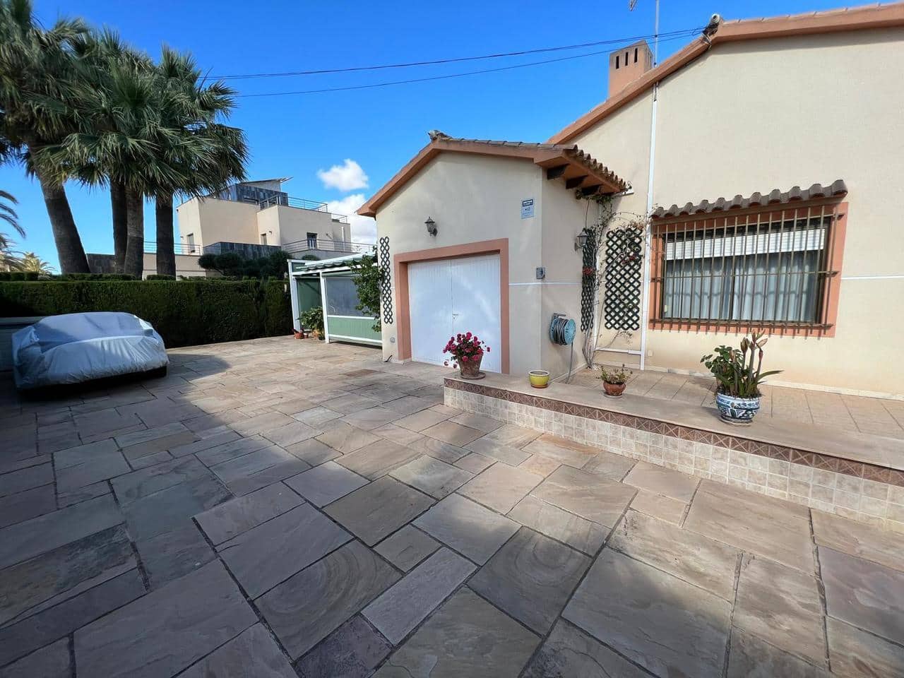 3 soverom Villa til salgs i Cabo Roig med garasje - € 790 000 (Ref: 9649906)
