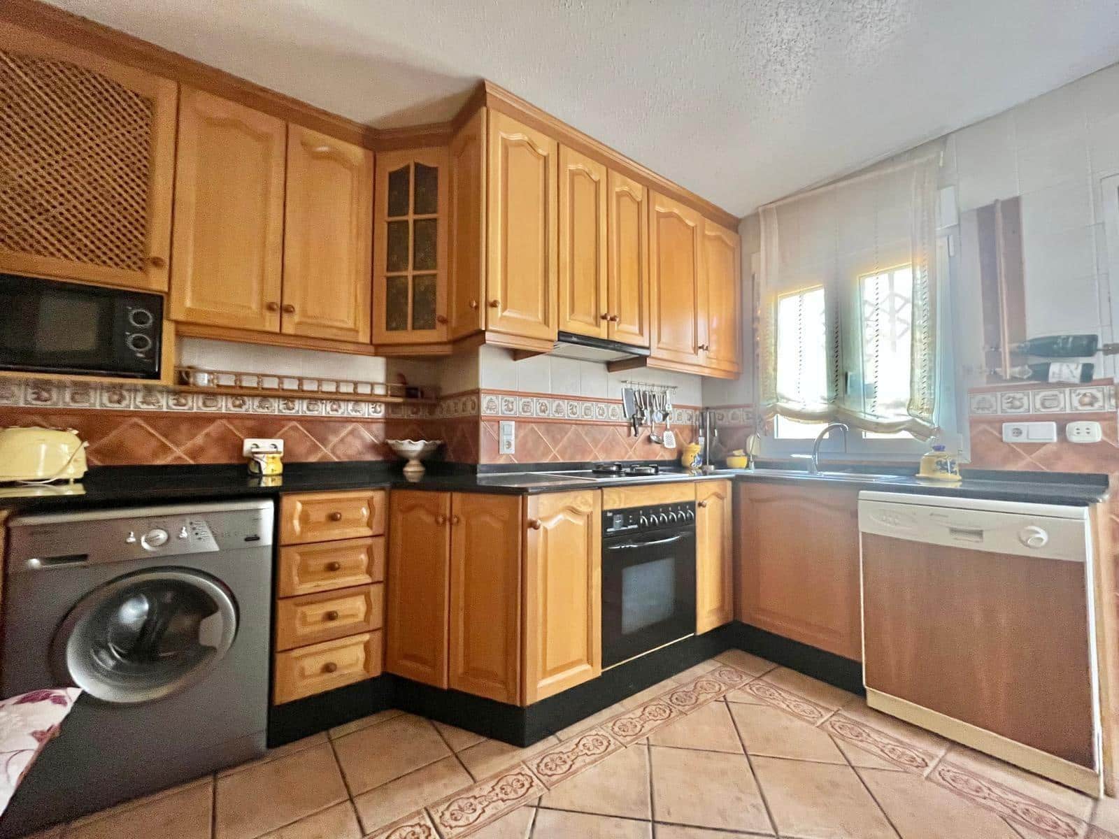 2 makuuhuone Huvila myytävänä paikassa Torrevieja mukana uima-altaan - 318 000 € (Ref: 9650731)