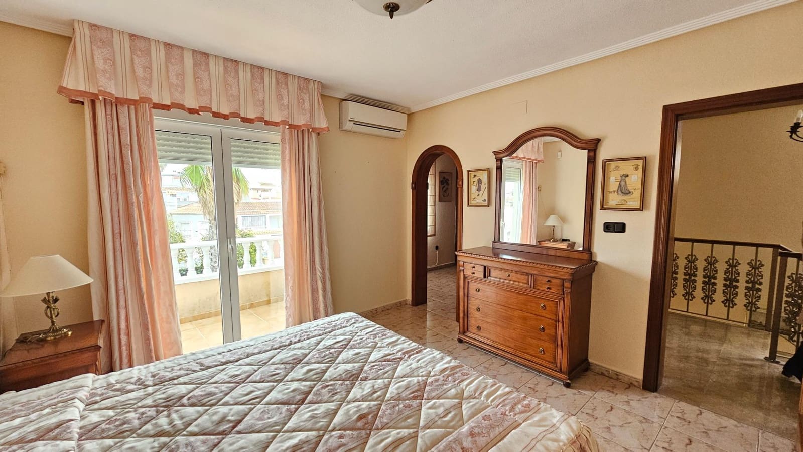 3 camera da letto Villa in vendita in Torrevieja con piscina - 390.000 € (Rif: 9650987)