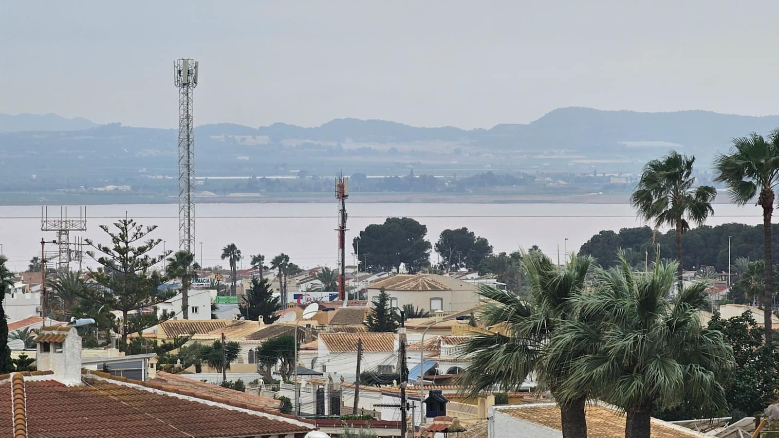 3 camera da letto Villa in vendita in Torrevieja con piscina - 390.000 € (Rif: 9650987)