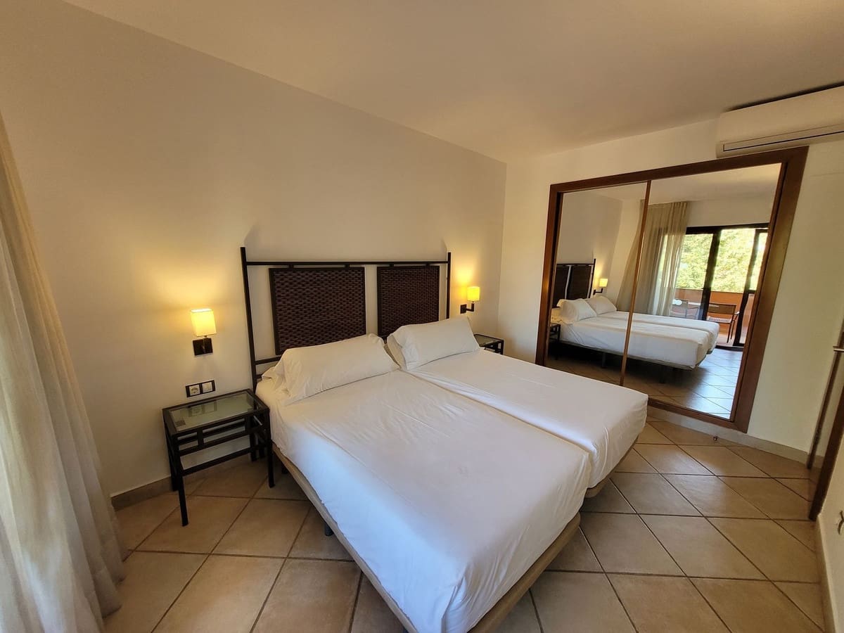 1 bedroom Apartment for sale in Benahavis with pool - € 115,000 (Ref: 9655714)