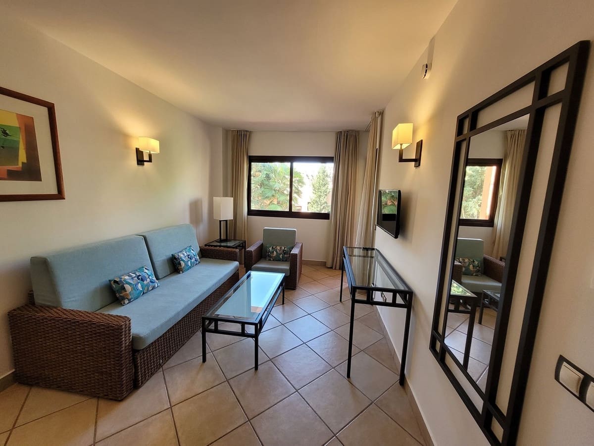 1 bedroom Apartment for sale in Benahavis with pool - € 115,000 (Ref: 9655714)