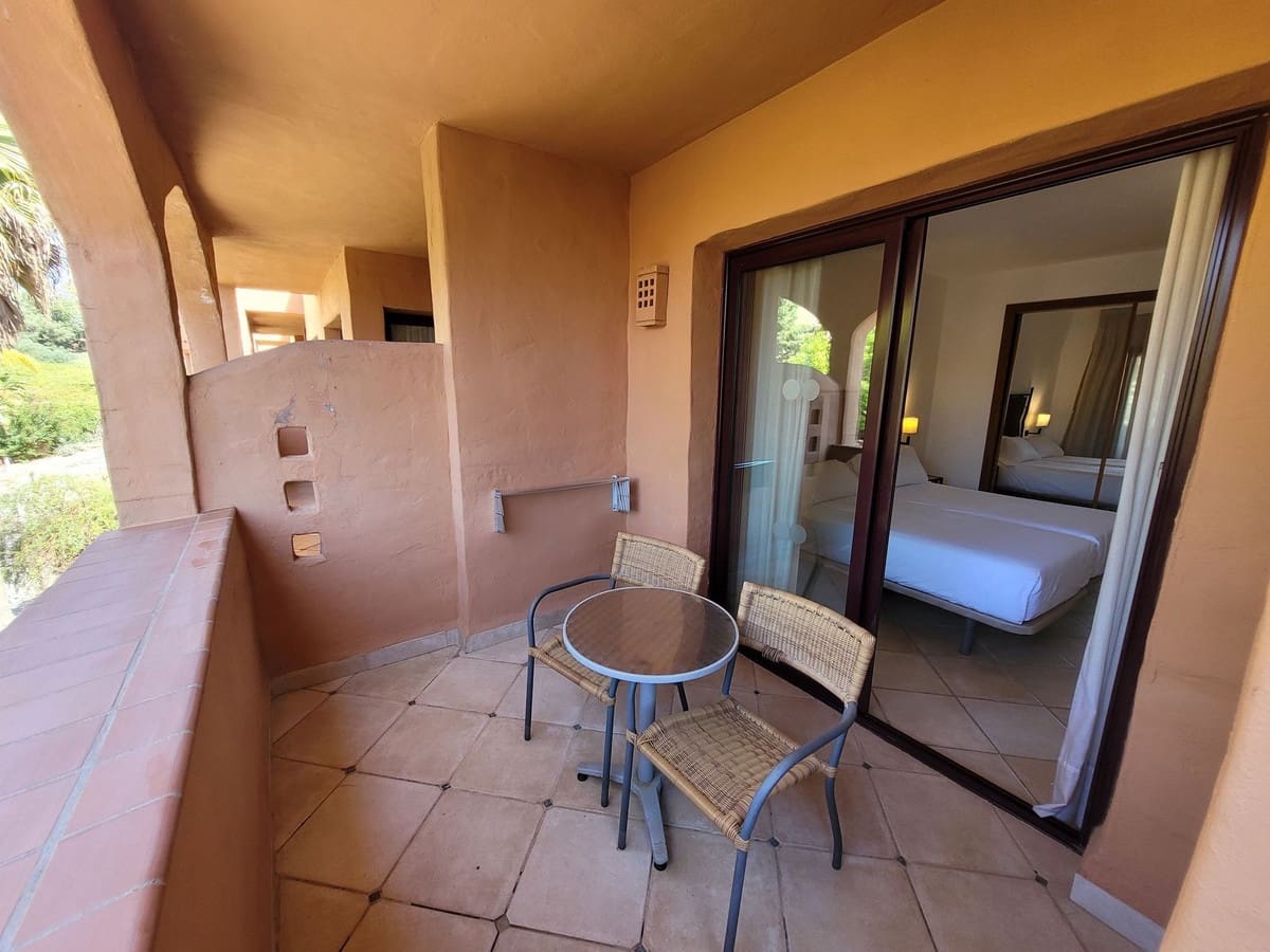 1 bedroom Apartment for sale in Benahavis with pool - € 115,000 (Ref: 9655714)