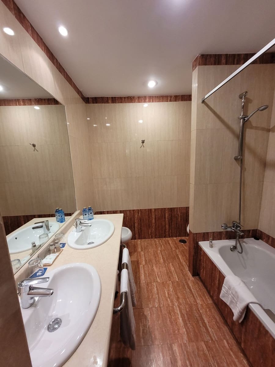 1 bedroom Apartment for sale in Benahavis with pool - € 115,000 (Ref: 9655714)