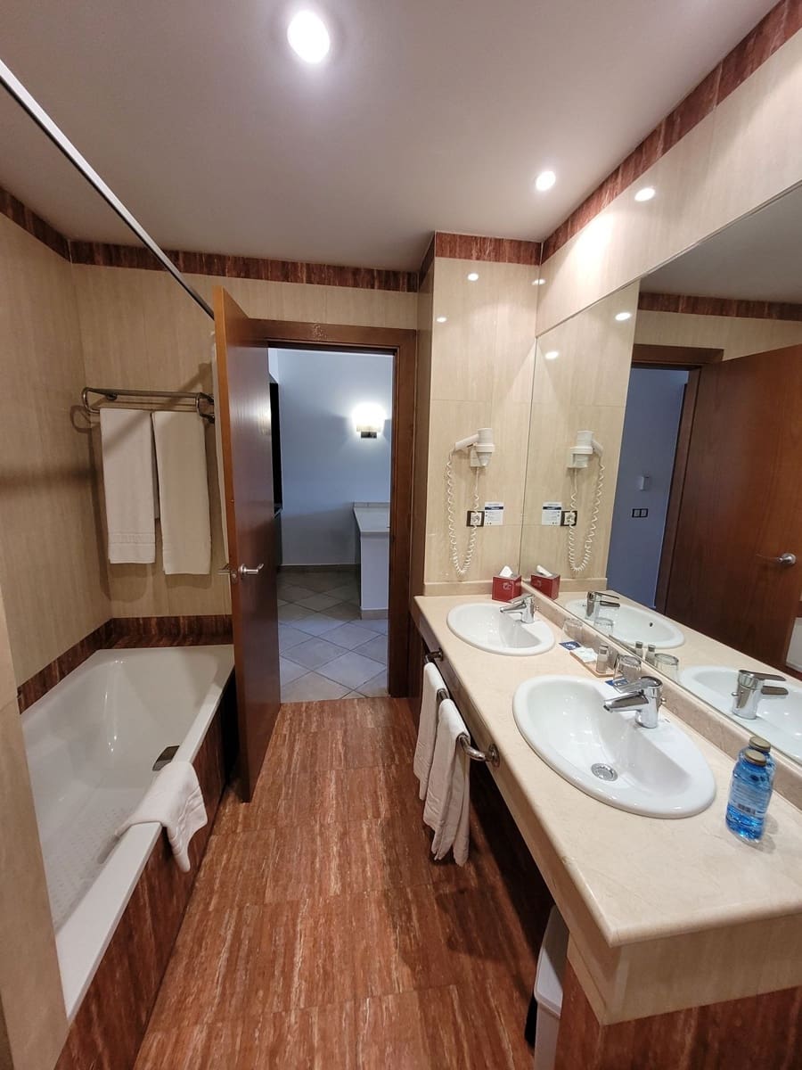 1 bedroom Apartment for sale in Benahavis with pool - € 115,000 (Ref: 9655714)