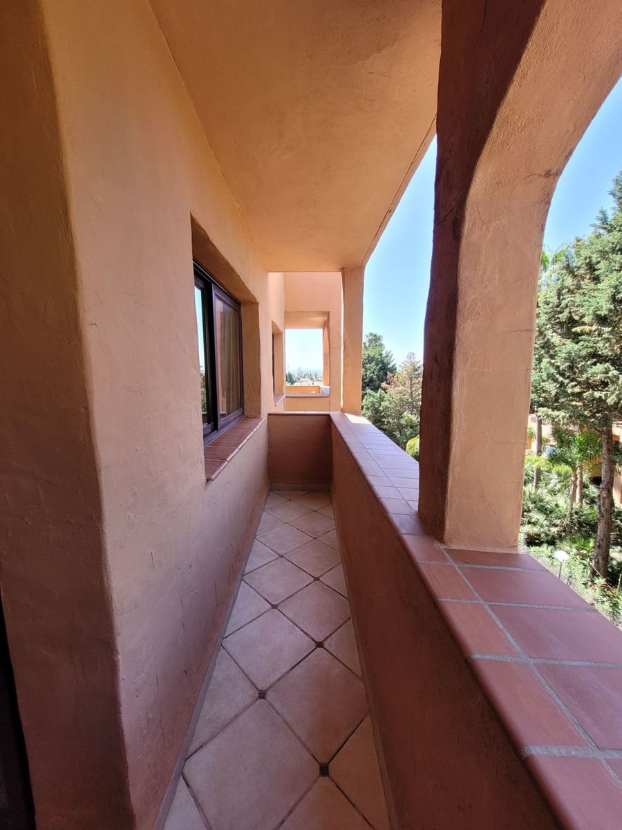 1 bedroom Apartment for sale in Benahavis with pool - € 115,000 (Ref: 9655714)