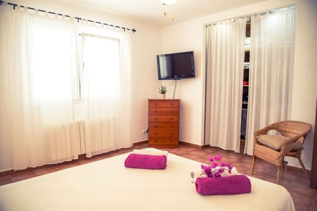 3 Zimmer Villa zu verkaufen in Ibiza / Eivissa Stadt mit Pool - 1.800.000 € (Ref: 9655980)