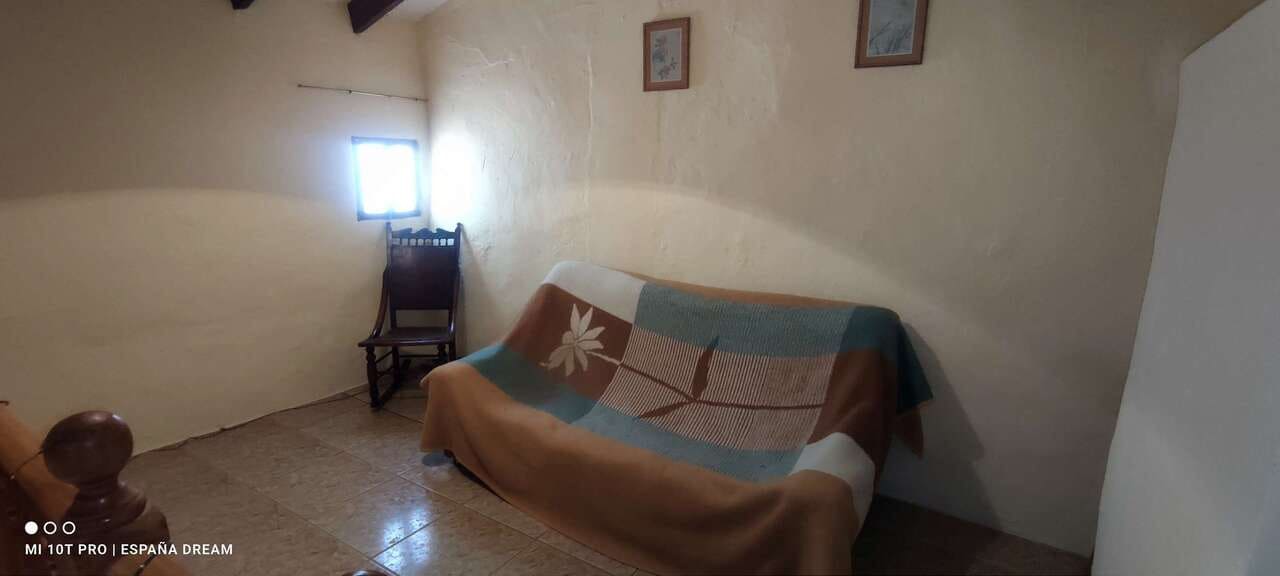 6 bedroom Villa for sale in Monovar / Monover with pool garage - € 164,995 (Ref: 9656585)