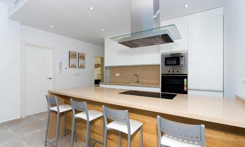 Chalet de 3 habitaciones en Daya Nueva en venta con piscina garaje - 453.000 € (Ref: 9658045)