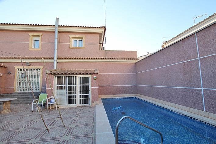 6 soveværelse Villa til salg i Formentera del Segura med swimmingpool - € 544.900 (Ref: 9658134)