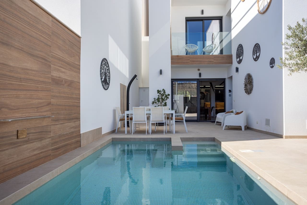 3 slaapkamer Villa te koop in Benijofar met zwembad - € 439.000 (Ref: 9660782)