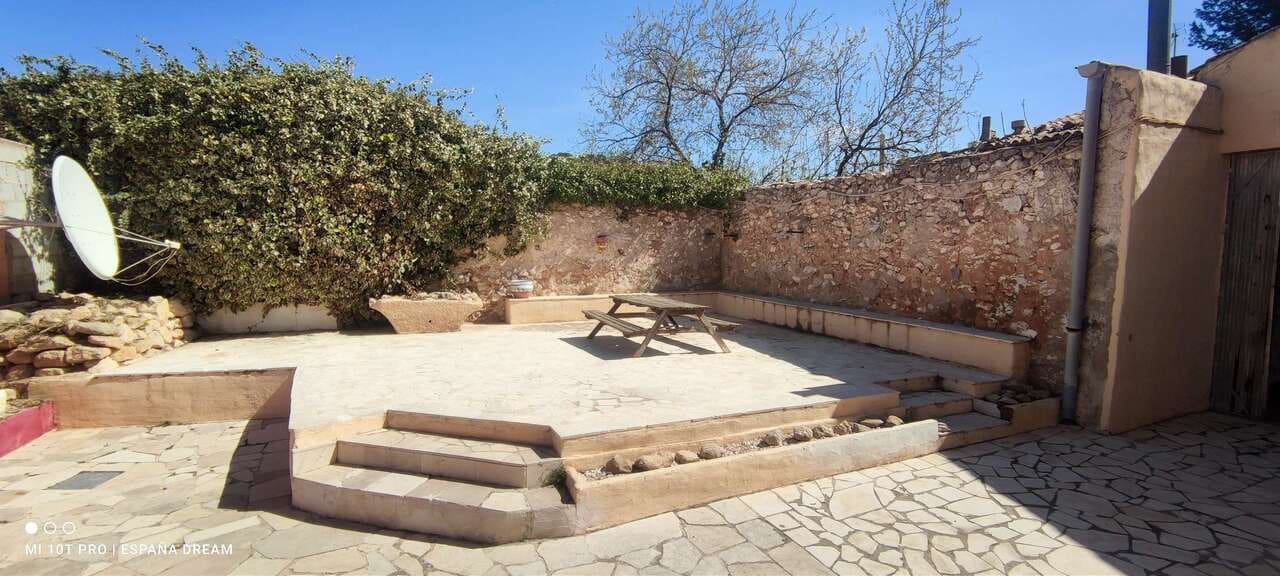 6 bedroom Villa for sale in Monovar / Monover with pool garage - € 164,995 (Ref: 9660783)