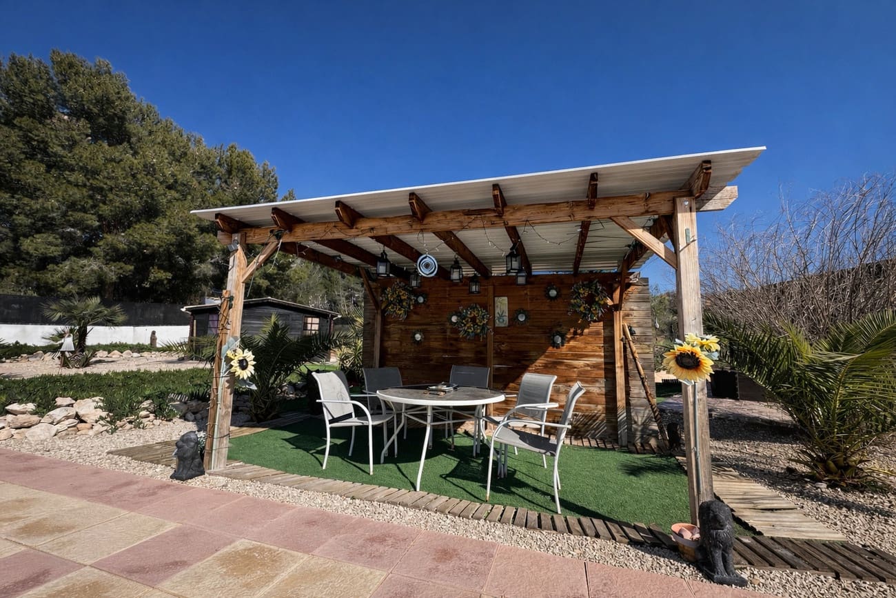 Chalet de 8 habitaciones en Castalla en venta con piscina - 549.995 € (Ref: 9665571)