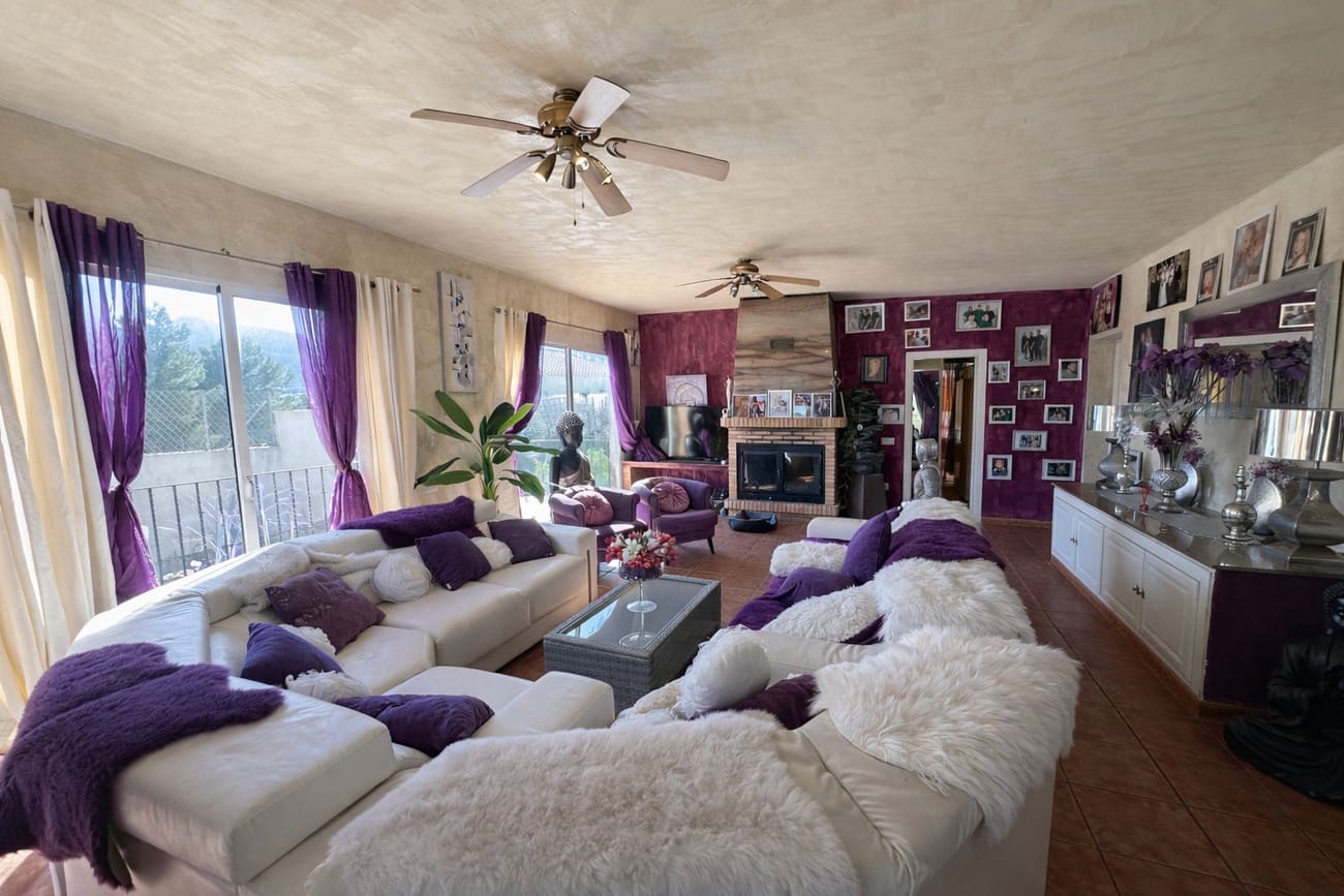 Chalet de 8 habitaciones en Castalla en venta con piscina - 549.995 € (Ref: 9665571)