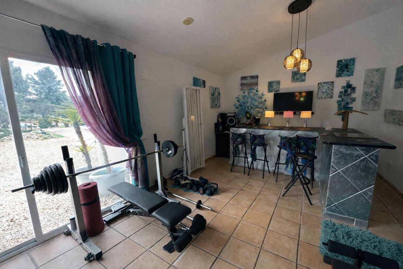 Chalet de 8 habitaciones en Castalla en venta con piscina - 549.995 € (Ref: 9665571)