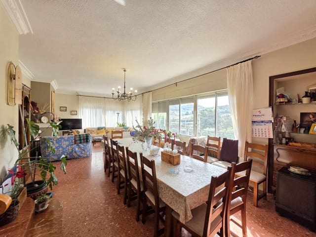 6 slaapkamer Villa te koop in Elda met garage - € 349.995 (Ref: 9665763)