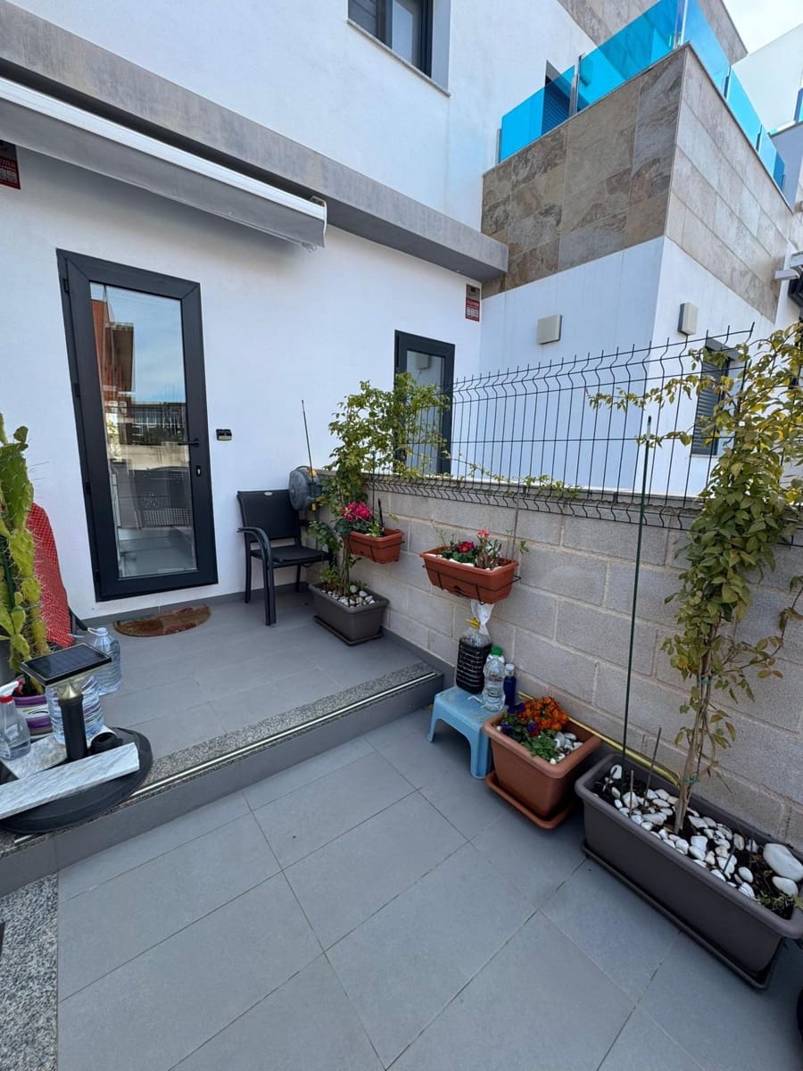 Casa de 3 habitaciones en Bigastro en venta con piscina - 238.000 € (Ref: 9669411)