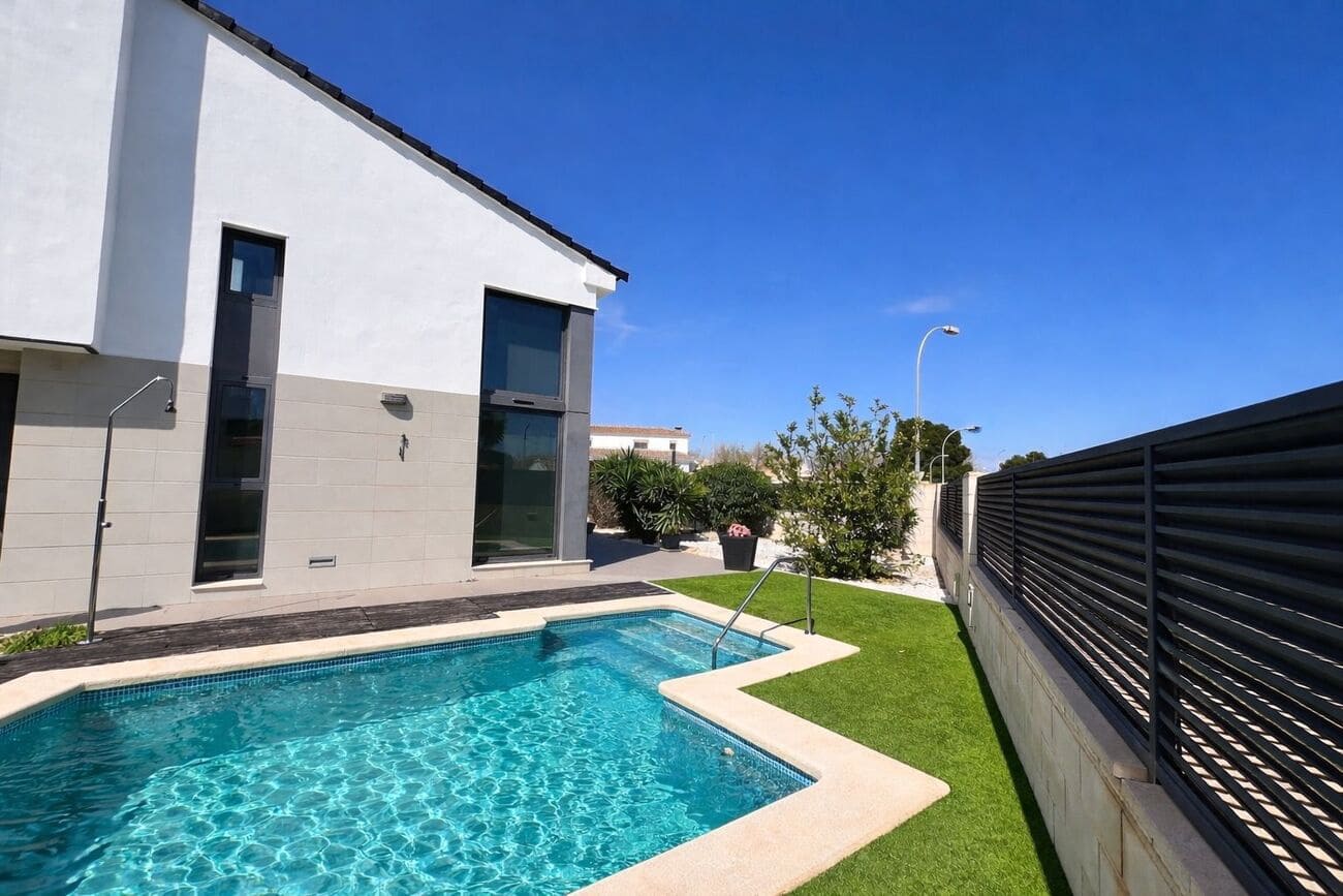 2 sovrum Villa till salu i Santiago de la Ribera med pool - 439 500 € (Ref: 9673696)