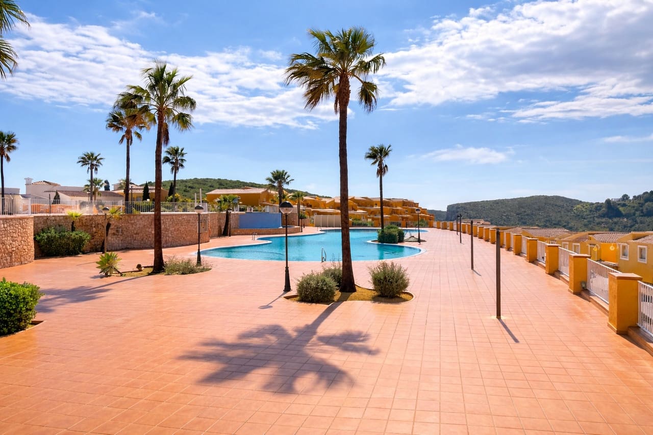 2 bedroom Apartment for sale in Benitachell / Benitatxell with pool - € 235,000 (Ref: 9674785)